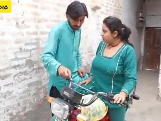 Desi bike passeio mulher com um muito smashing cu, x classificado clipe 83