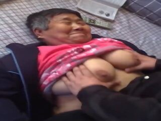 Asian Amaeur Granny Enjoy it