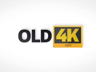 Old4k. فاتن كتكوت الأذواق قديم كوك و يحصل على هذا في حساس كس