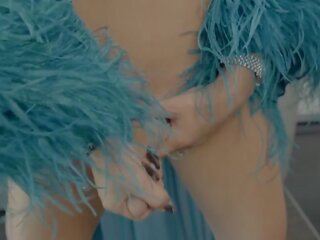 Feather boa cumshot