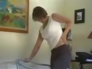 MILF Strips and Gives Blowjob, Free MILF Tube sex film 3e